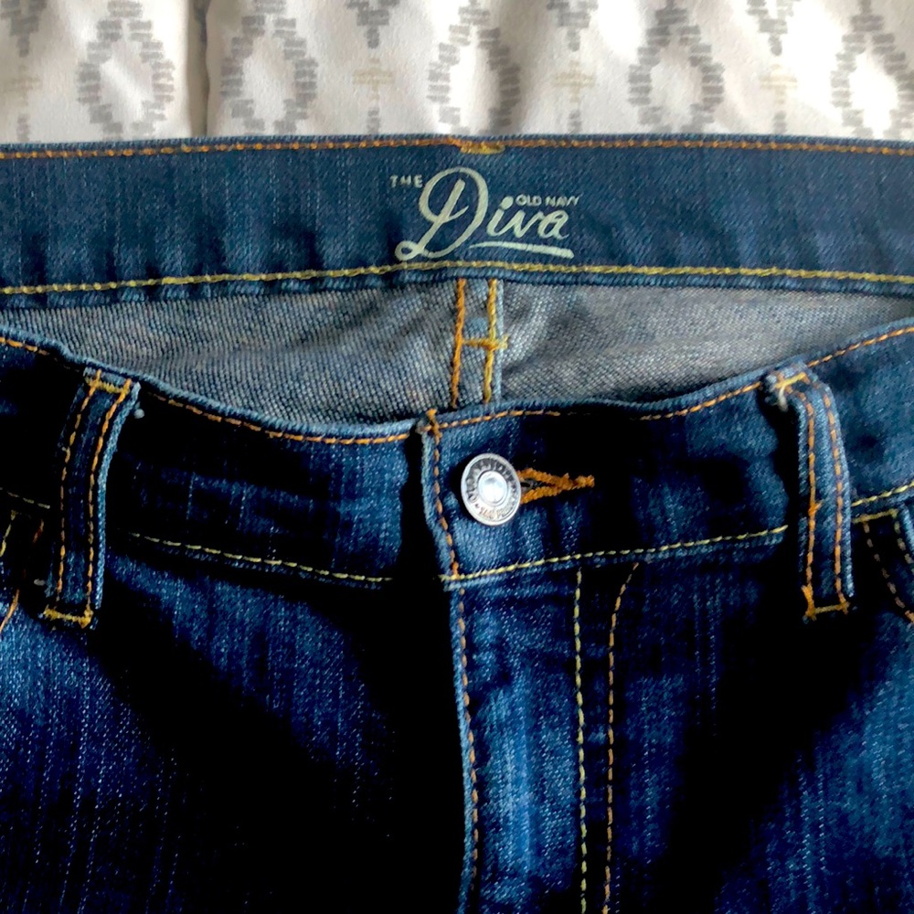 Old Navy jeans- The Diva - size 8 short